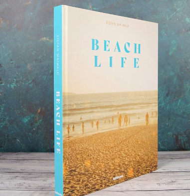 Beach Life Book in English and German